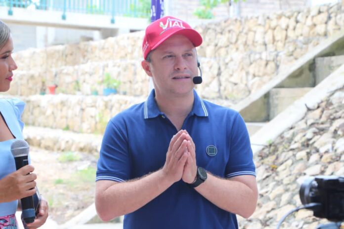 Héctor Olimpo Espinosa lanza su candidatura presidencial. Tomada de: X @hectorolimpo