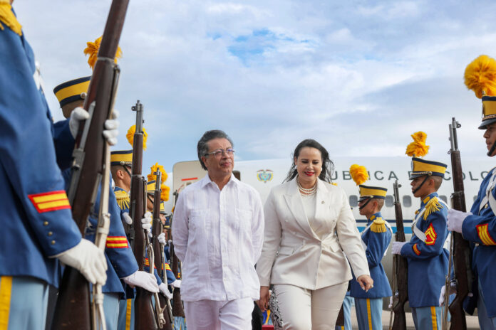 Tegucigalpa, Honduras: Llegada del presidente Gustavo Petro y su comitiva