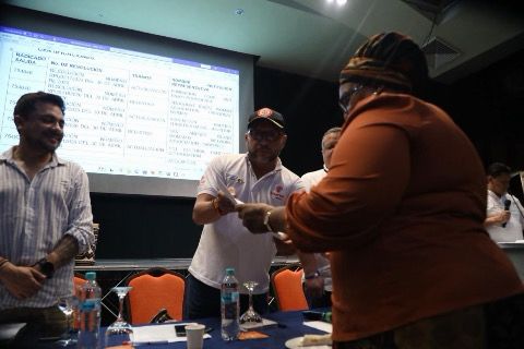 confusión entre Andrés Cepeda