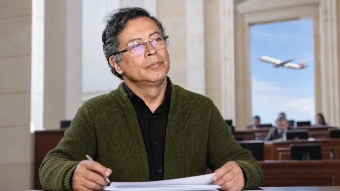 permiso del Senado a Petro