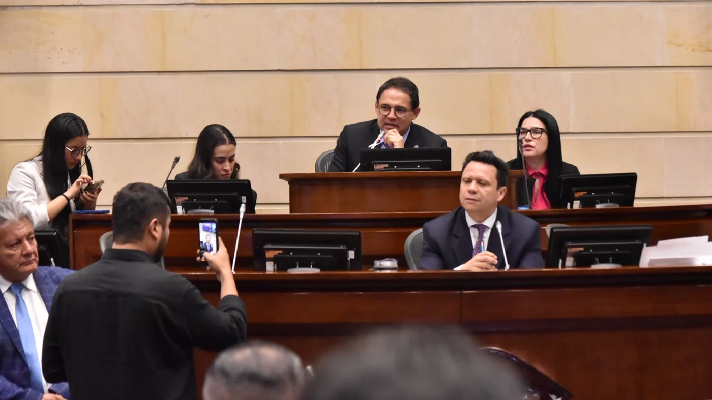 auditoría forense al FOMAG
