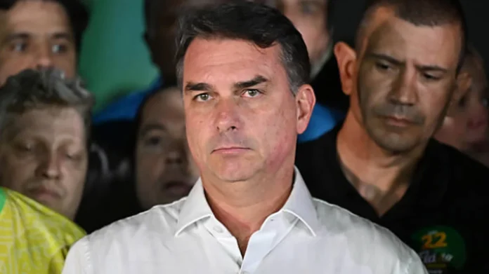 salida de Flávio Bolsonaro